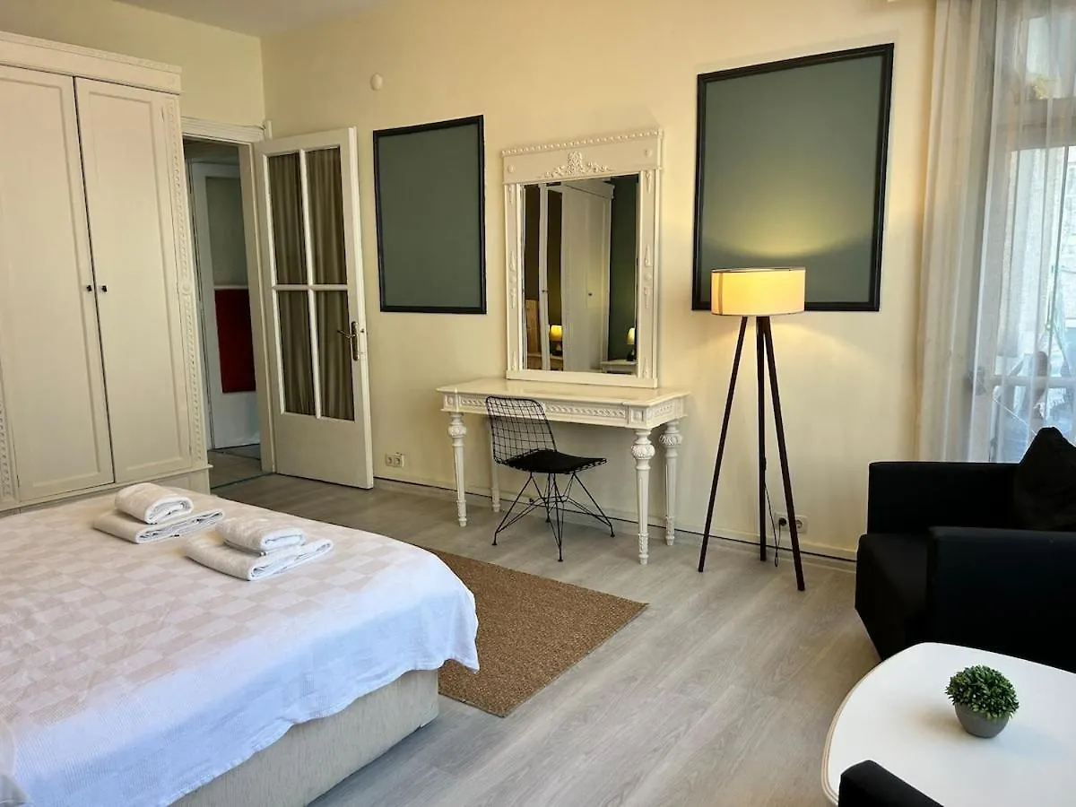 Elegant And Cozy 2Br With Balcony Near Taksim Apartment Istanbul