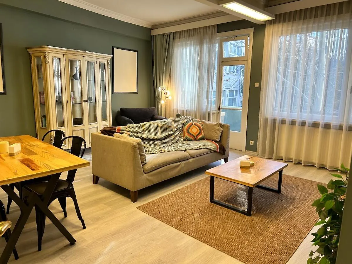 Elegant And Cozy 2Br With Balcony Near Taksim Apartment Istanbul